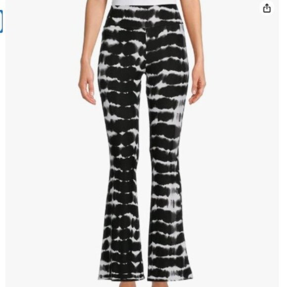 No Boundaries Black and White Tie Dye Flare Knit Yoga Pants - Picture 1 of 7
